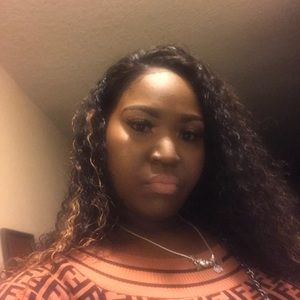 Meet your Posher, Candi